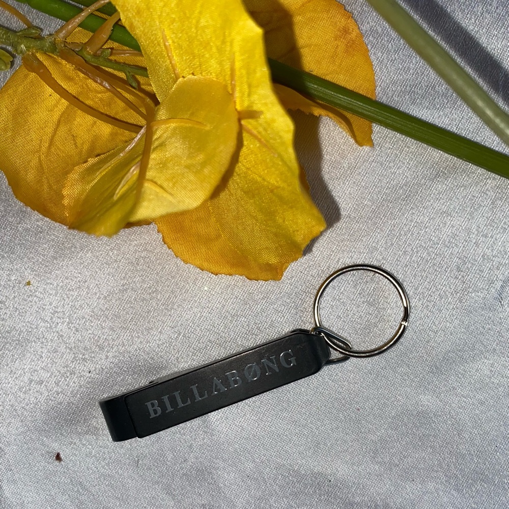 New Billabong Can Opener Keychain 💙